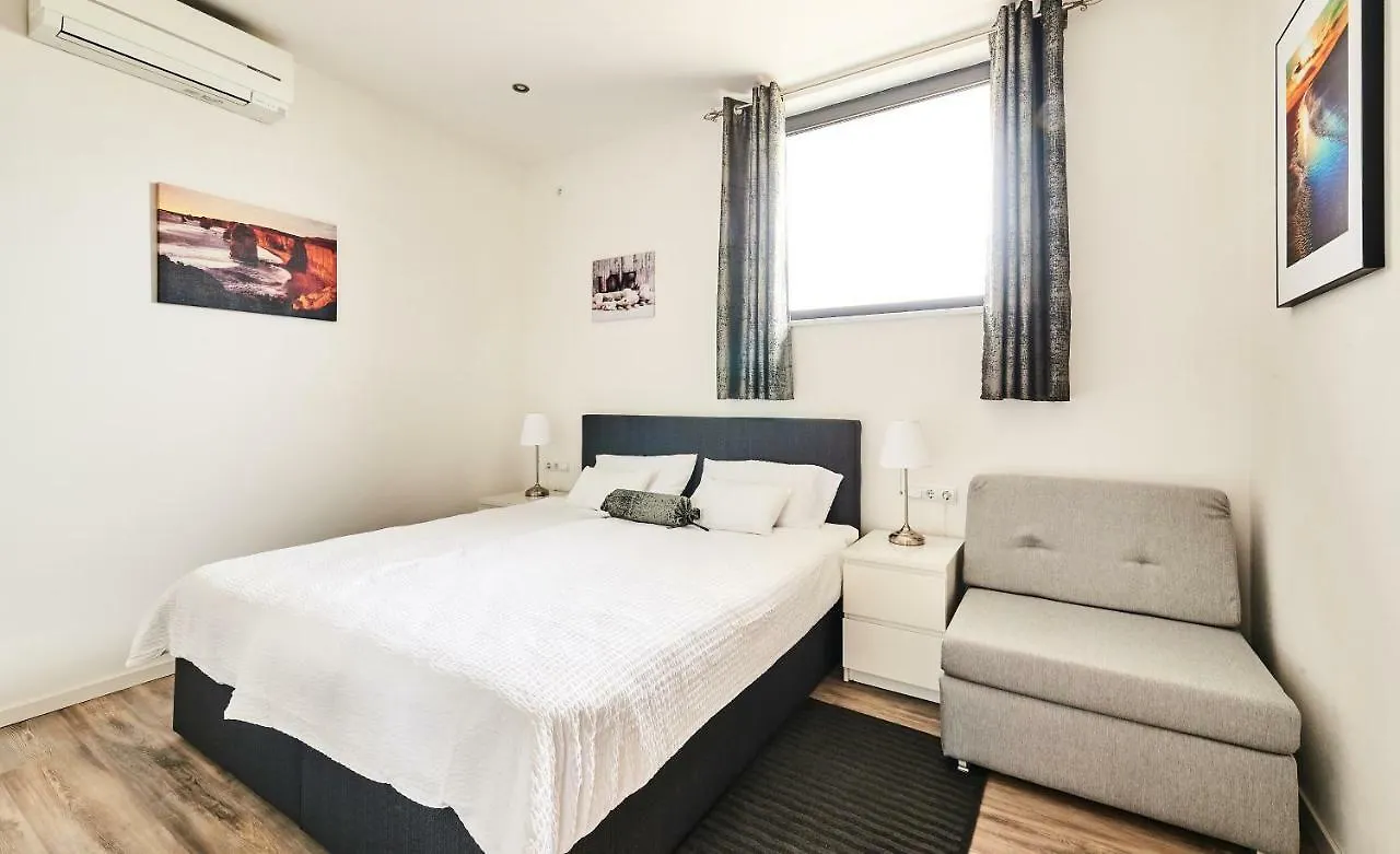 Apartment Sandro Vilanija